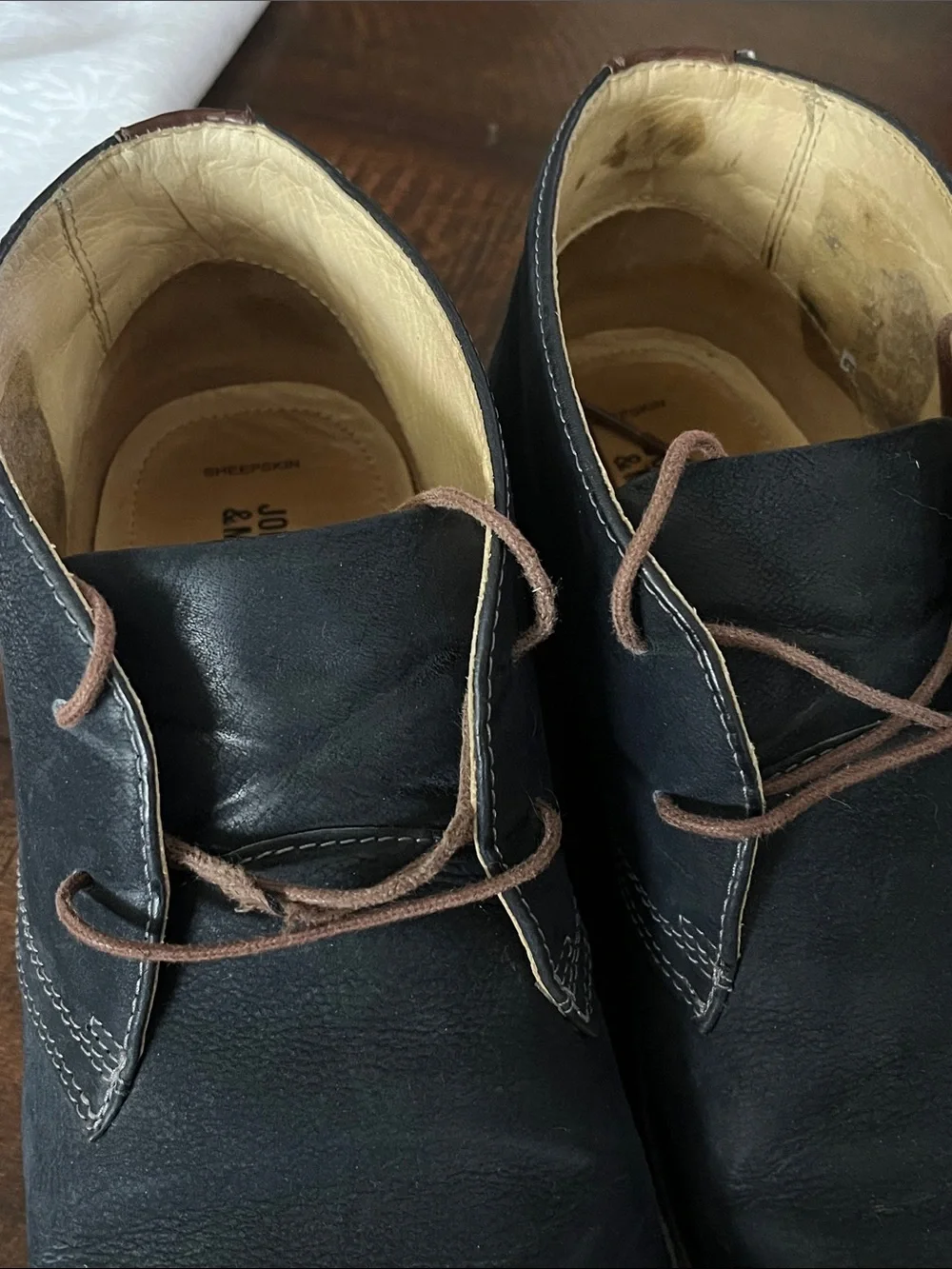 Johnston & Murphy Navy/Black Chukka Boots with Tan Accents